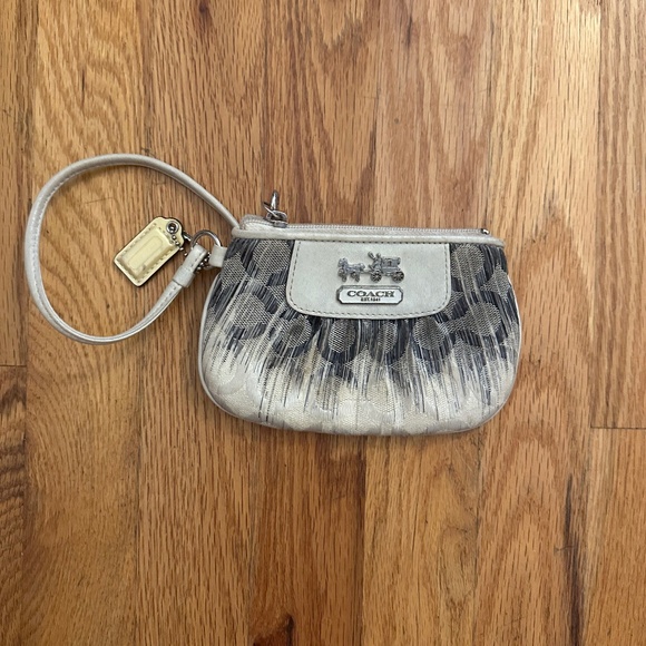 Coach Legacy Signature Op Art Wristlet – Ivory & Black Ombre Satin - Picture 1 of 3